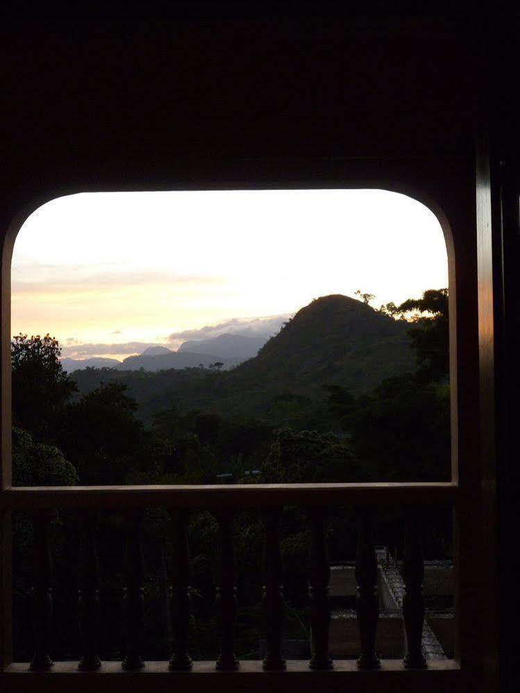 Hotel La Escalinata Copán Екстериор снимка